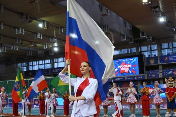 incident pod piatimi kruhmi ceska spominala na zlocinecky system v rusku a odmietla ceremonii s ruskou superkou