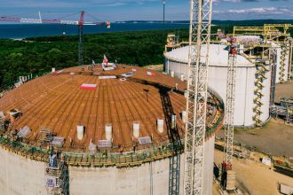 kriza prisla v najnevhodnejsom case europske zasobniky su prazdne a azia caka za rohom