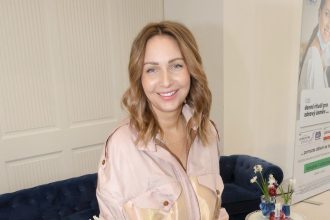 oblubena ceska herecka sa vracia do prace smrt syncenka ju zasiahla dnes uz vie co je pre niu najlepsou liecbou