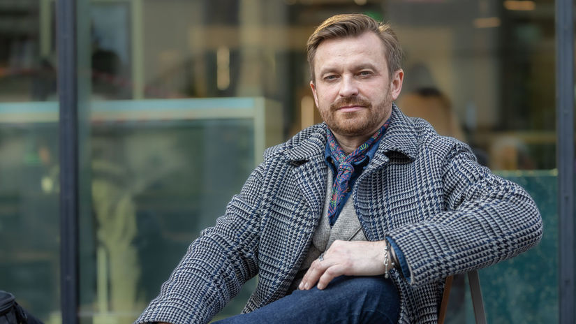 tenorista pavol Brsliik viac nez vojen sa bojim umelej inteligencie preco su koncerty pre politikov a sportovcov utrpenim