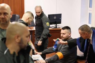 Bombic uspel na Ustavnom sude Advokat Ma dalsich sest staznosti Ako to ovplyvni jeho vazbu