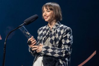 Co tu ty dievcatko chces Nvotova na zaciatku pochybovala dnes je najlepsou reziserkou s filmom Slnko v sieti Reakcie divakov su najsladsou odmenou