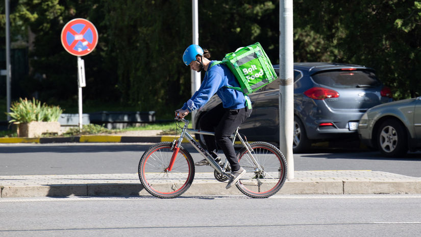Do ponzie odchadza coraz viac ludi niet koho zamestnat Trh prace drzia cudzinci z Azie je ich u nas uz viac ako Cechov