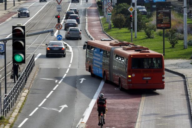 Nebezpecnemu cyklochodniku na Vajanskeho podla Winklera odzvonilo