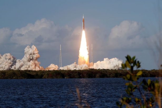 Necakany problem na ceste k Mesiacu posadke sa pokazila toaleta astronaut musel improvizovat s taskou
