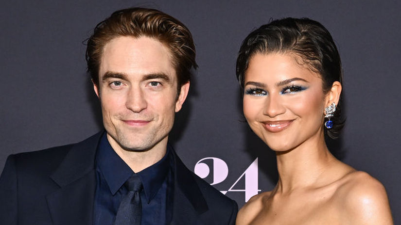 Nic krajsie dnes neuvidite 65 tisic rucne vsivanch pierok a 27 odtienov modrej Zendaya predviedla robu snov