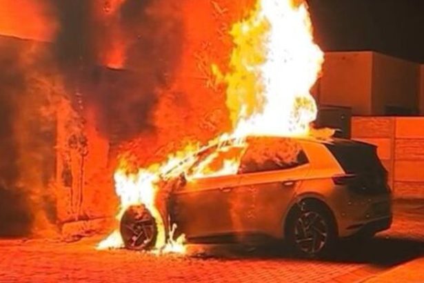 Opravy baterii elektromobilov stoja miliardy Zlozi to automobilky na kolena