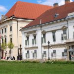 Orban si prestavoval sidlo moci za 21 miliard Magyar odmieta vladnut z klastora Fideszovi poslal odkaz