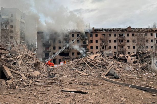 Rusi zhodili na Slovjansk obrovsku letecku bombu Explozyia zrovnala so zemou detske ihrisko aj desiatky domov