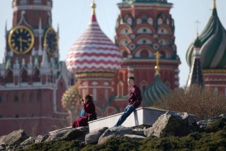 Rusko postihol kolaps bank blokovanie VPN a vypadky internetu si vyberaju svoju dan