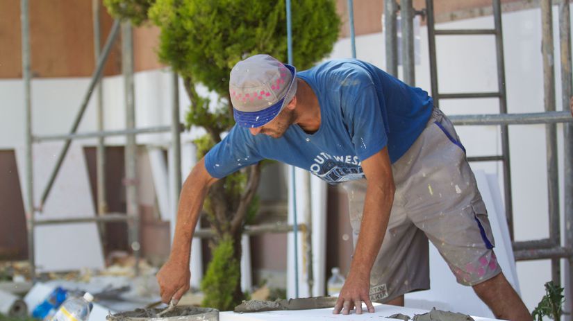 Slovaci sa minaju fabriky zachranuju zahranicni pracovnici je ich viac ako 146tisic realita trhu prace vas prekvapi