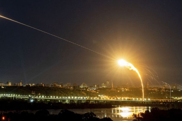 Sukromnici s gulometmi proti Sahidom Ukrajina testuje novu zbran proti ruskemu dronovemu teroru