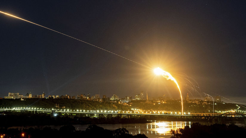 Sukromnici s gulometmi proti Sahidom Ukrajina testuje novu zbran proti ruskemu dronovemu teroru