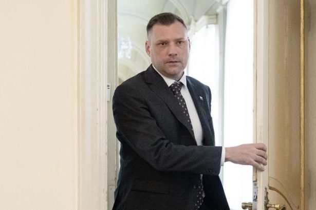 Taraba bol odmietnuty jeho ziadost o clenstvo v SNS nebola prijata