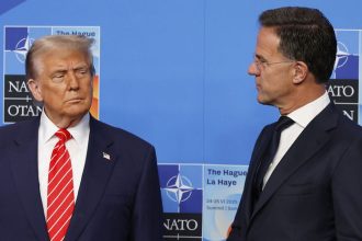 Trump zvazuje odchod z NATO Alianciu oznacil za paperoveho tigra