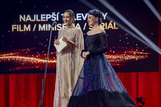 Uchvatni Germani hviezda Dunaja v priehadnej pelerne a neuverite o si obliekla hrdinka Subu Hroboov Toto je mda z cien Slnko v sieti