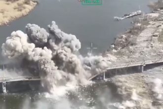 VIDEO Historicky uder dron nezvycnajnym sposobom znicil strategicky most