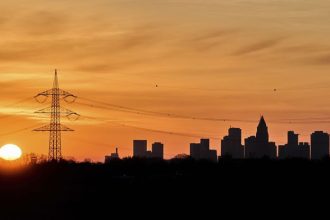Varovanie meterologov Na Slovensko prichadza vlna saharskeho prachu Ocakavajte spinave auta a znecistene okna
