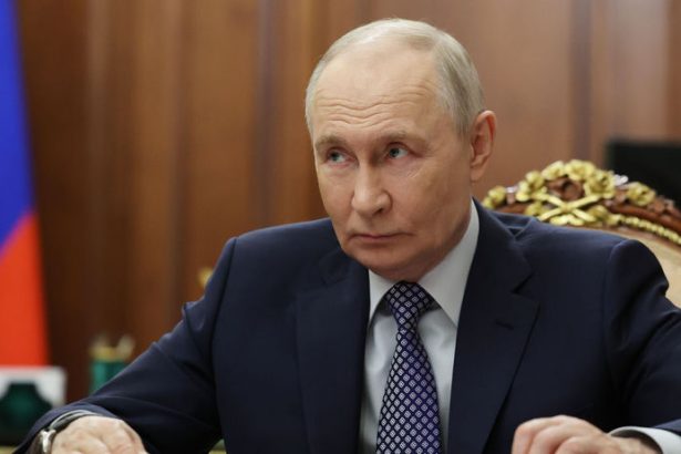 Vladimir milosrdny Putin vyhlasil velkonocne primerie len na 32 hodin