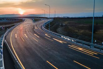 Vodici stoja aj dve hodiny Uzavierka D1 zablokovala dopravu klucove odboenie je nepriechodne