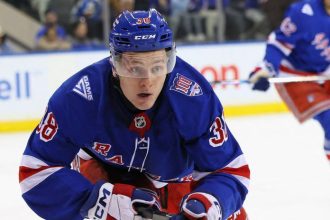 Vydoloval puk a odstartoval golovu akciu Bojovnik Sykora ma prvu asistenciu v NHL