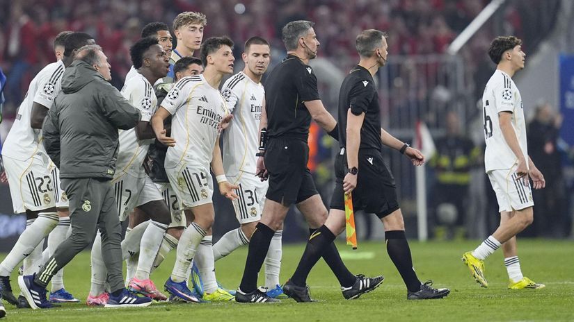 v mnichove po zapase panovala vesela atmosfera hraci realu nevedeli rozhodcovi pripisat meno padali ostre slova