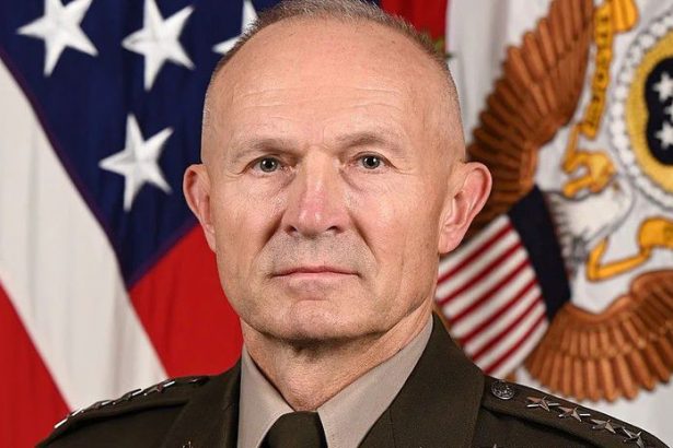 zemetrasenie v pentagone hegseth v strede vojny proti iranu odvolal nacelnika stabu pozemnych sil usa