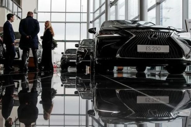 American zaplatil 77000 dolarov za Lexus ktory nikdy nedostal A nie je sam