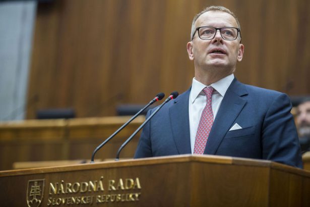 Boris Kollar sa otocil v spore s Curillom Po hrozbe exekucie zverejnil ospravedlnenie