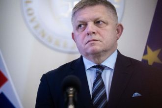 Fico je velmi znepokojeny ruskymi utokmi blizko hranic vychova noveho atentatnika pokracuje uvedol pri prilezitosti vyrocia