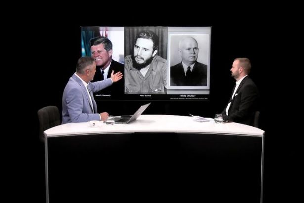 Historik Kriz Od Stalina po Putina sa opakuje ten isty vzorec Moc paranoidnost agresia a nakoniec boj o prezitie