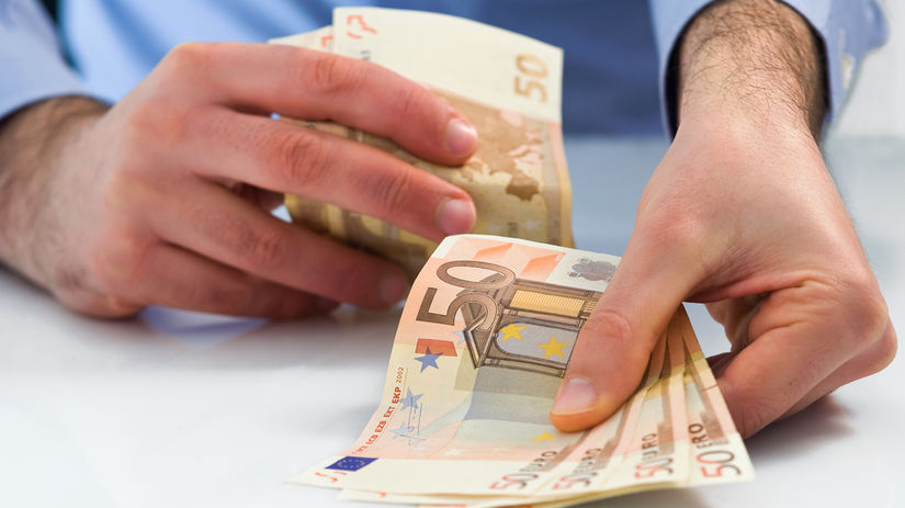 Minimalna mzda na Slovensku nestaci na dostojny zivot vypocitali experti Aka by mala byt