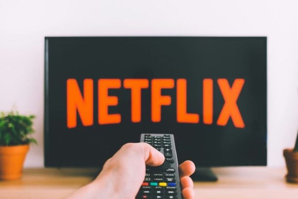 Netflix ma dalsi korejsky hit a divaci ho s radostou sleduju Fantasy pribeh o druhej sanci osude a laske sa dostava na vrchol svetovych rebrickov