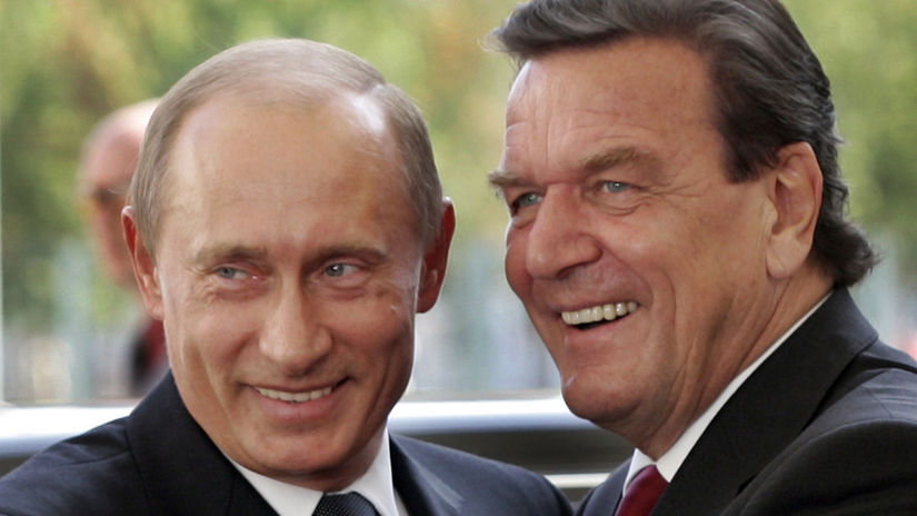 Putin chce exkancelara ako mediatora vojny Kallasova reagovala tvrdym odmietnutim