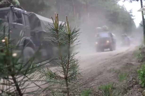 VIDEO Rusko cvici jadrove sily do terenu vyrazilo 64 000 ludi a 7 500 kusov techniky