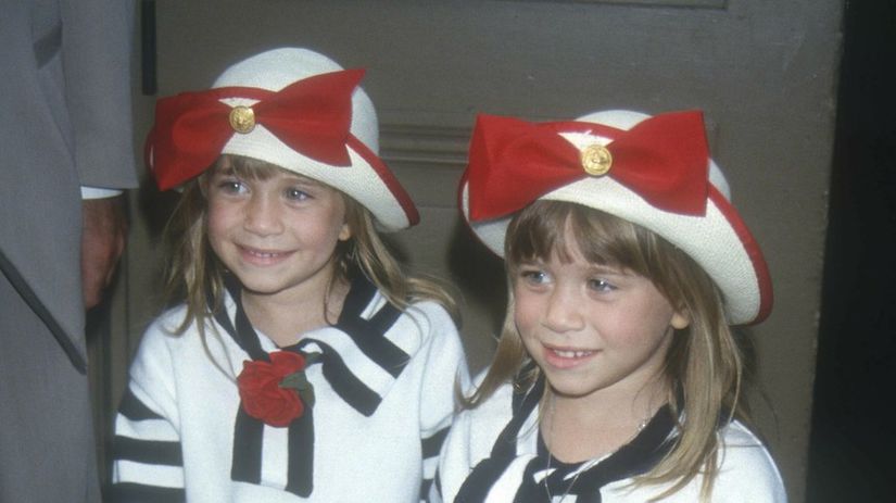 Boli najslavnejsie dvojicky sveta Hollywood odmietli a dnes zarabaju miliony Aky je pribeh Mary Kate a Ashley Olsenovych