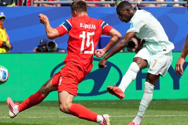 Famosny Dembele zvalcoval Norov hetrikom Francuzi suverenne dominovali vo svojej skupine Senegal predviedol proti Iraku golove predstavenie