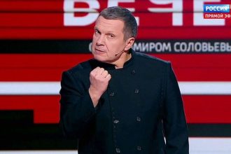 Musi horiet Putinov propagandista ziada udery na Europu z Petrohradu