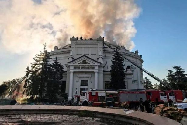 ONLINE Ukrajina opat zautocila na Krym a rusky ropny priemysel hlasene su explozie a poziarne