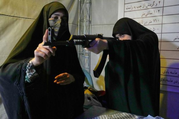 ONLINE Vojna je nevyhnutna Iran odmieta poziadavky USA a odkazuje Nikdy sa nevzdame