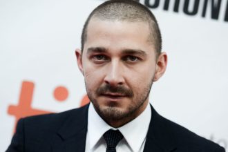 Patril medzi najtalentovanejsich hercov Hollywood ho vsak zavrhol pre sokujuce obvinenia byvaleji partnerky Problemovy Shia LaBeouf oslavuje 40 rokov