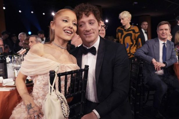 Poslala k vode dalsieho muza Ariana Grande a Ethan Slater sa udajne rozhodli po troch rokoch