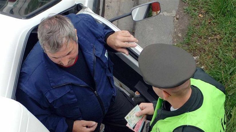Stat zacne velky lov na vodicov Statisicom soferom hrozia pokuty strata znaciek a zakaz soferovania