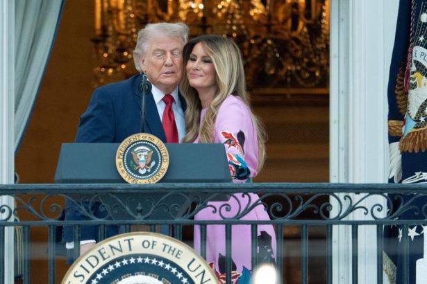 Trump ma 80 Po com tuzi A poskvrni vyrocie vzniku USA