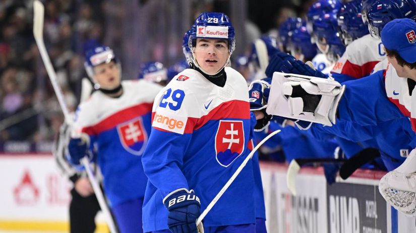 Zlaty strelec z finale moze nasledovat legendarneho Hossu O dalsieho sikovneho Slovaka ma zaujem aj Montreal Slafkovskeho