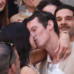 svadobny osial na sicilii dua lipa a turner roztancovali palermo zenich sa dotykal vsade prisli donatella versace aj charli xcx