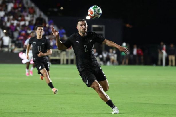 za tyzden ziskal pat milionov nasledovnikov futbalista sa podakoval influencerovi