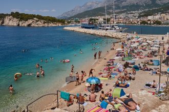 Chorvatsko celi problemu ktory turisti na dovolenke nezaznamenavaju Domacim sa sezona zacina vymykat z ruk
