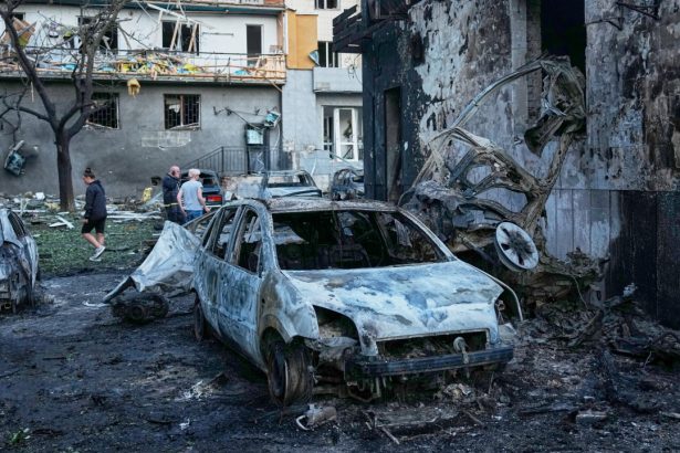 Najvacsia balisticka smrst od zaciatku vojny Rusko zasypalo Kyjev rekordnym mnozstvom raketovych utokov Ukrajina napadla citlive ropne sklady Svet Spravy