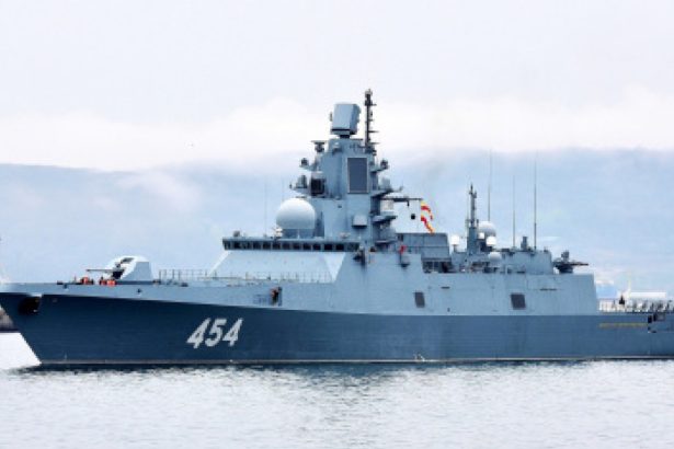 Ruska vojnova lod otvorila zivu palbu pri Britanii Briti museli ustupit Svet Spravy